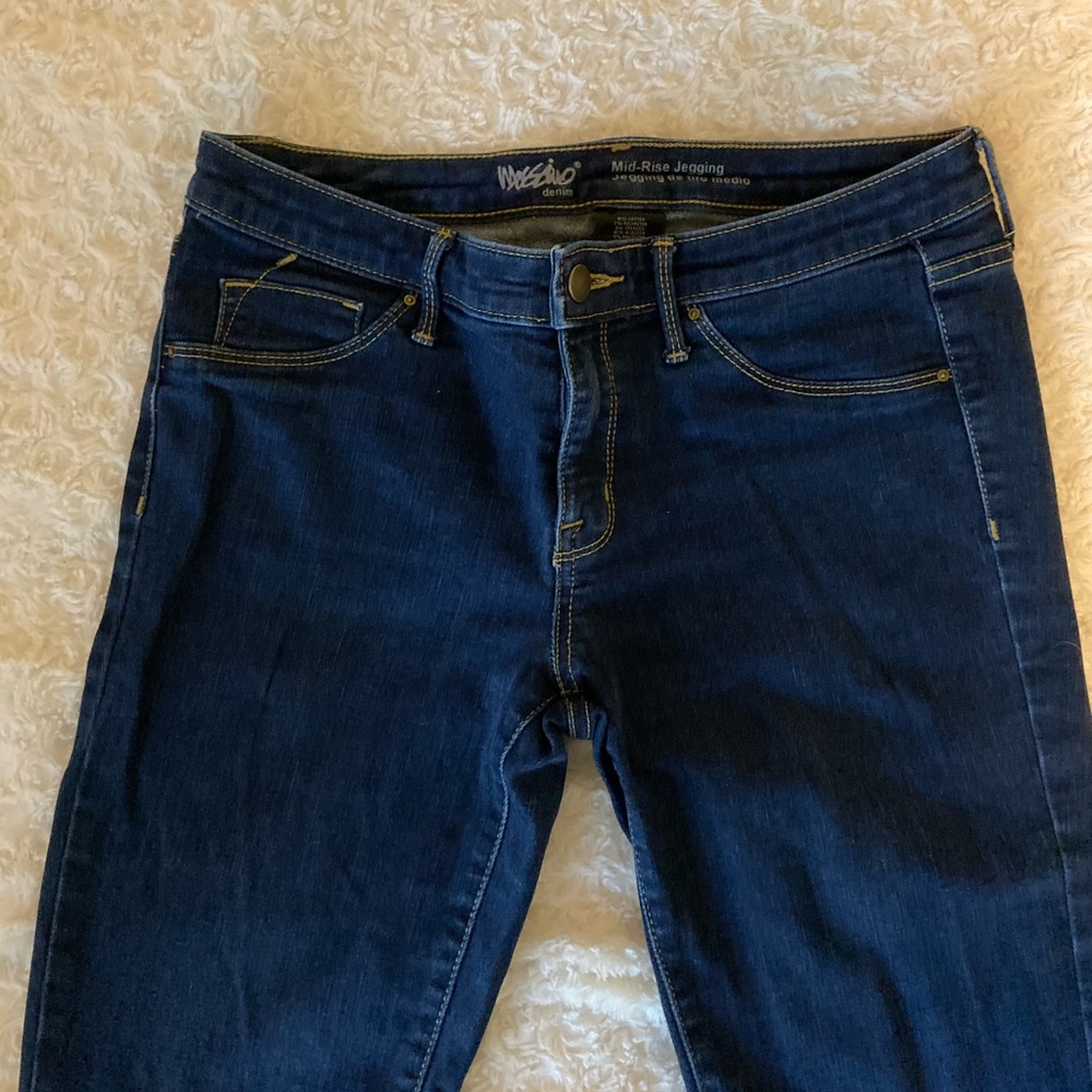Mossimo mid-rise jegging. Size 8 long.